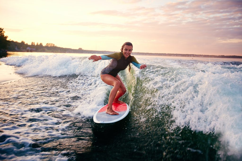 Surf éco-friendly dans l'océan